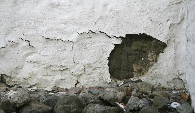 Stucco Cracks Repair Service